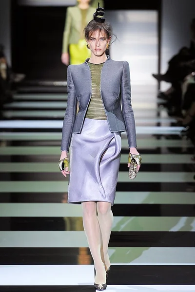 Look 1